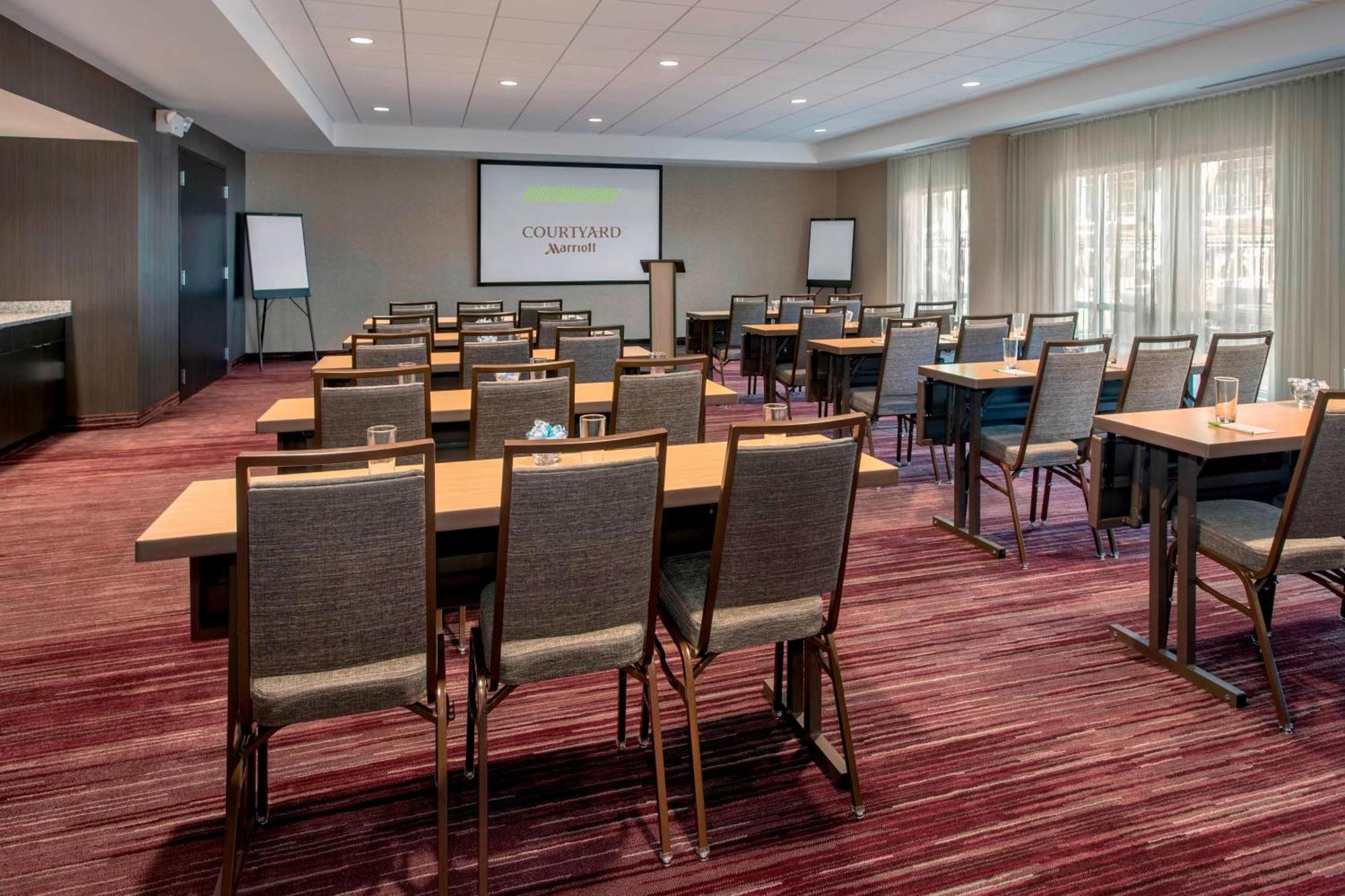 Courtyard By Marriott Schenectady At Mohawk Harbor Hotel Exterior photo